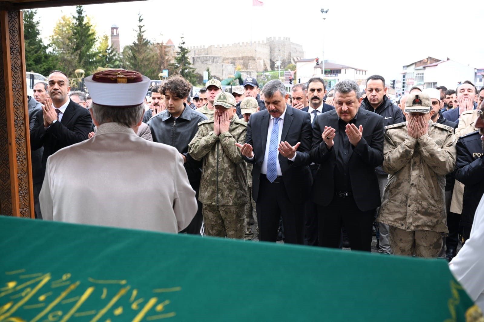 ERZURUM EMNİYET MÜDÜRÜ KADİR YIRTAR’IN KAYINVALİDESİ NEZİHE TOPRAK’IN CENAZE TÖRENİ