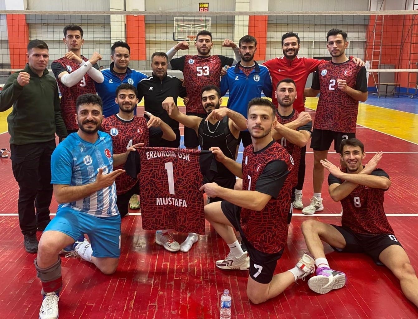 ERZURUM GENÇLİK SPOR VOLEYBOL KULÜBÜ NAMAĞLUP GALİBİYETLE LİDERLİK KOLTUĞUNDA