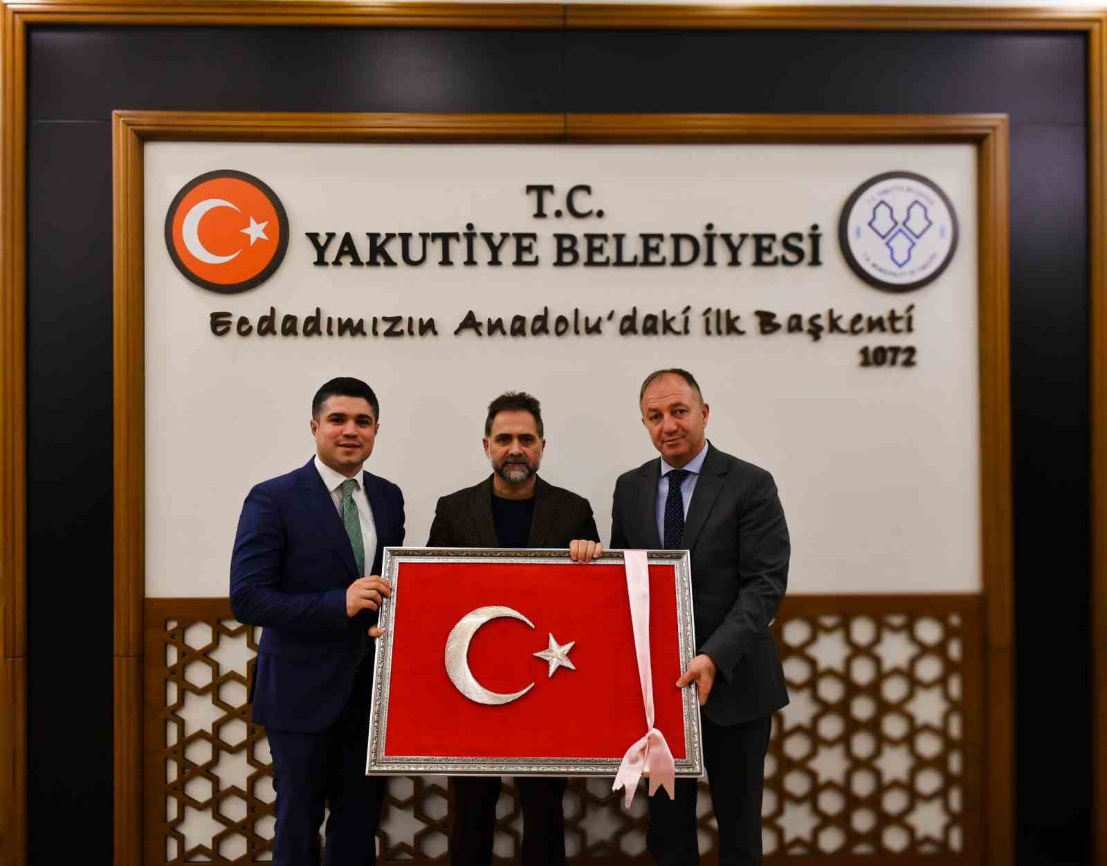 ERZURUM GENÇLİK VE SPOR İL MÜDÜRÜ VE SPOR HİZMETLERİ MÜDÜRÜ YAKUTİYE BELEDİYE BAŞKANINI ZİYARET ETTİ