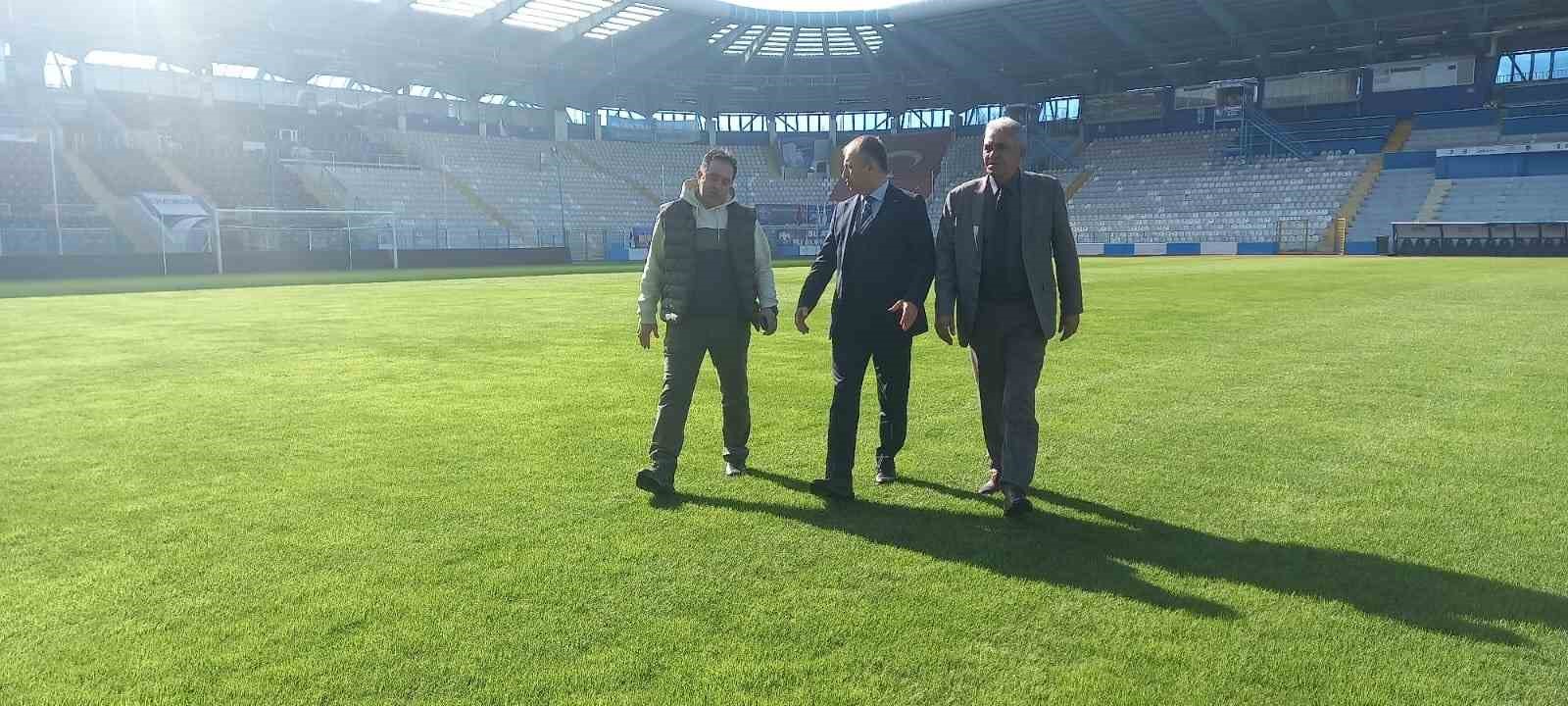 ERZURUM KAZIM KARABEKİR STADI ZEMİNİ TAKDİR TOPLUYOR!