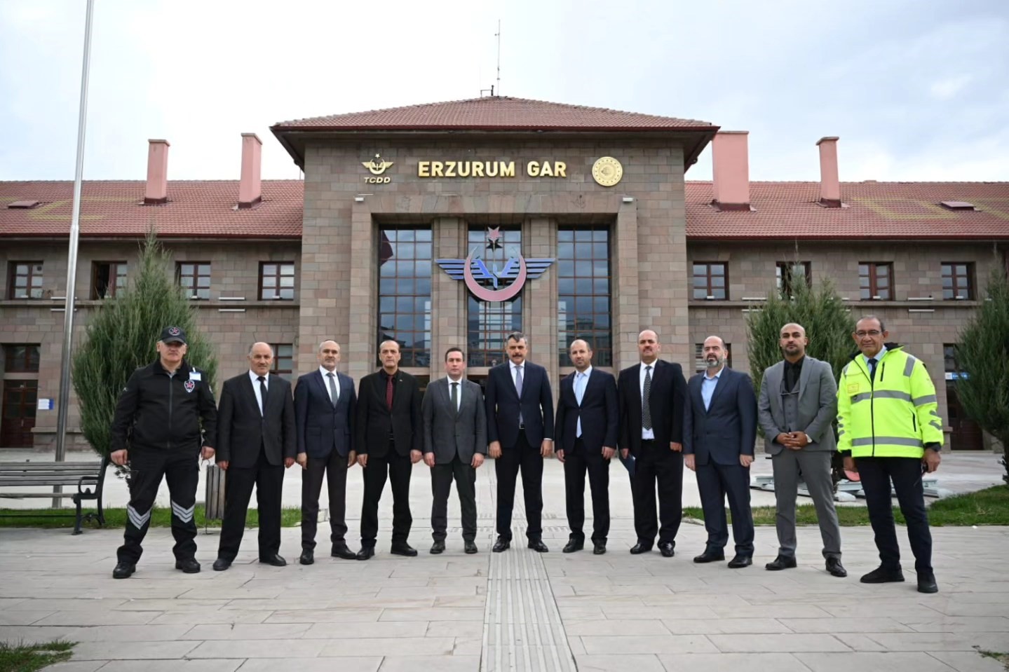 ERZURUM VALİSİ TCDD 9. BÖLGE MÜDÜRLÜĞÜNÜ ZİYARET ETTİ