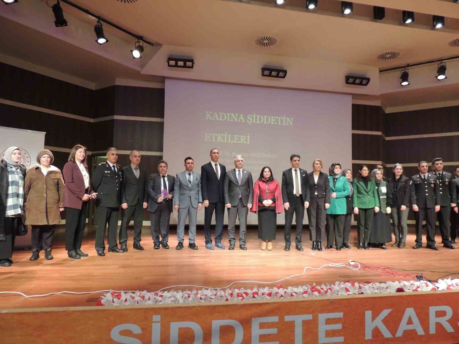 ERZURUM'DA KADINA YÖNELİK ŞİDDETE KARŞI FARKINDALIK PROGRAMI DÜZENLENDİ