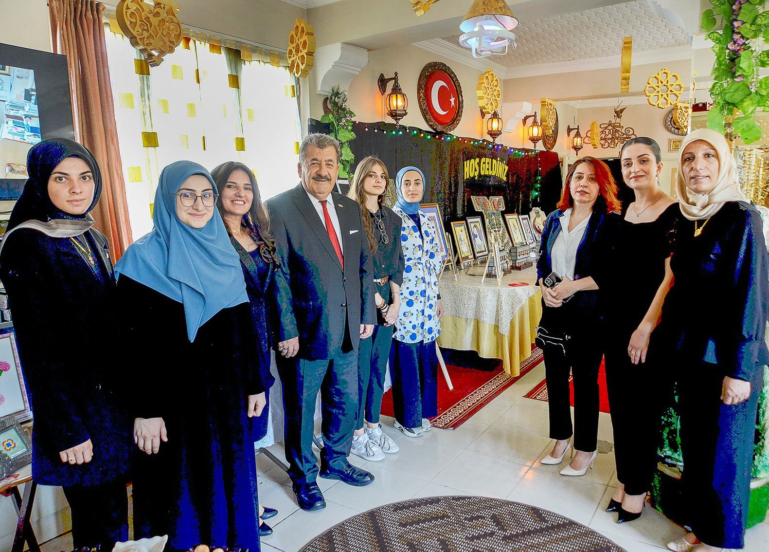 ERZURUM'DA MAKET SANATÇISI ÖĞRENCİLERE EVİ YAPTIRDI