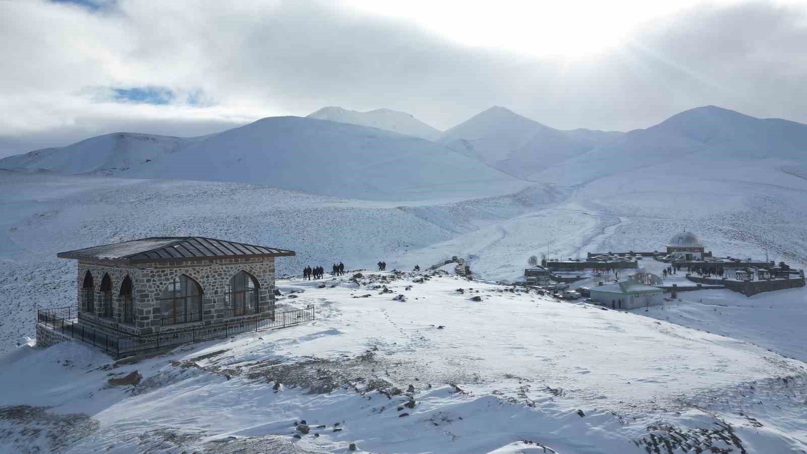 ERZURUM'DA PİR ALİ BABA TÜRBESİ YENİDEN HİZMETE AÇILDI