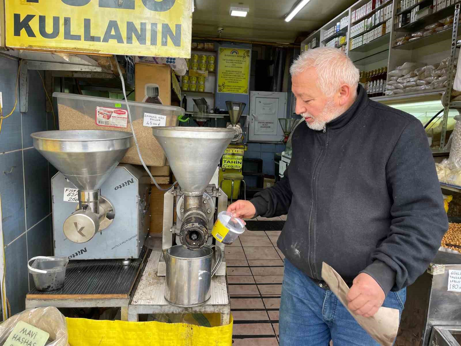 ESKİŞEHİR’DE ÇÖREKOTU YAĞI POPÜLERLİĞİNİ ARTIRIYOR