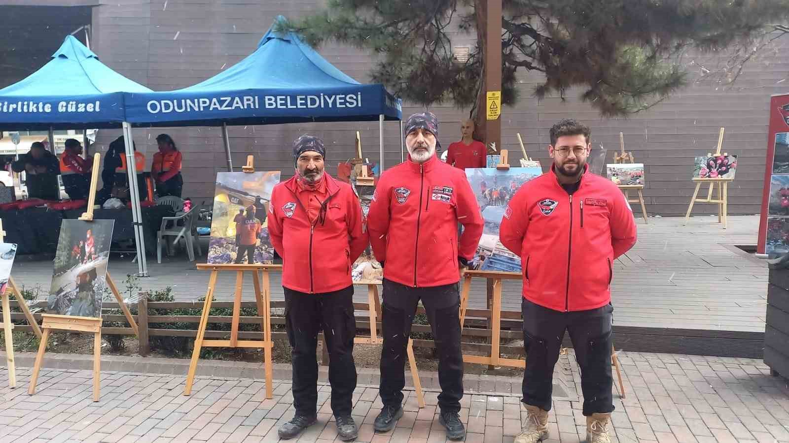ESKİŞEHİR'DE DEPREM FARKINDALIK STANDI KURULDU