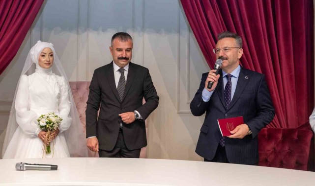 Eskişehir'de Mutluluk Dolup Taşan Bir Düğün