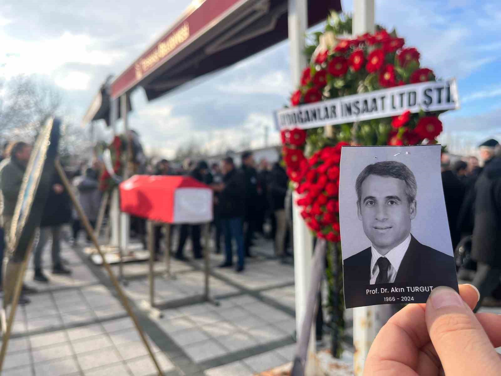 ESKİŞEHİR’DE SEVİLEN DOKTOR SON YOLCULUĞUNA UĞURLANDI