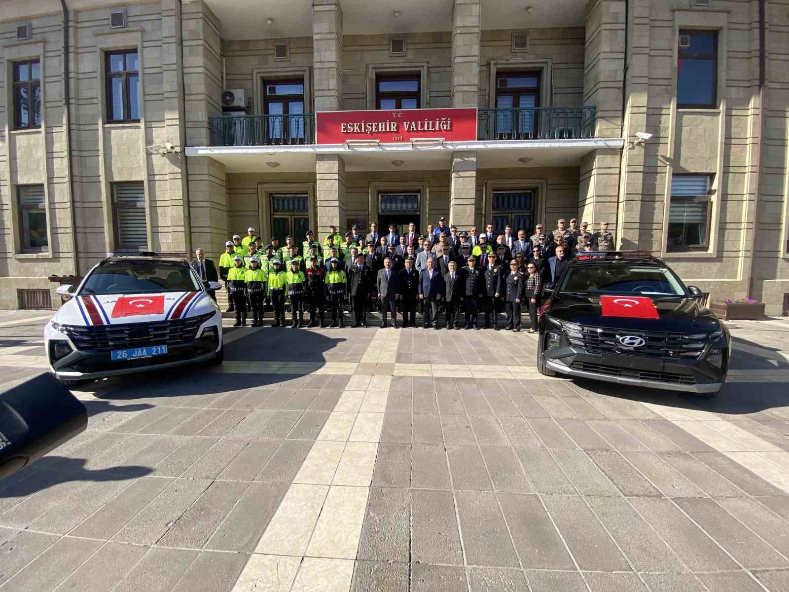 ESKİŞEHİR'E YENİ ARAÇLAR TESLİM EDİLDİ