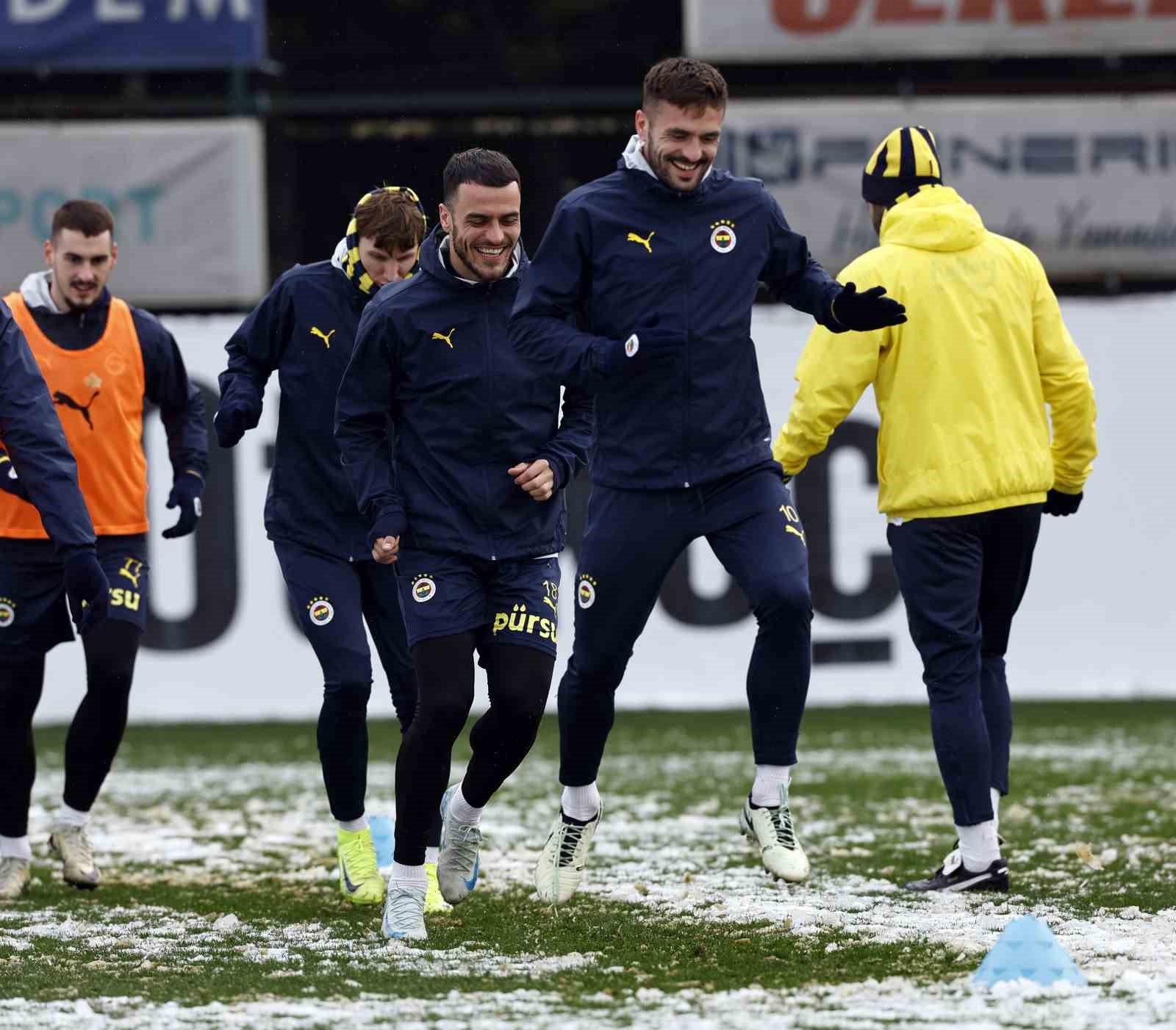 FENERBAHÇE, CORENDON ALANYASPOR MAÇI HAZIRLIKLARINA DEVAM EDİYOR