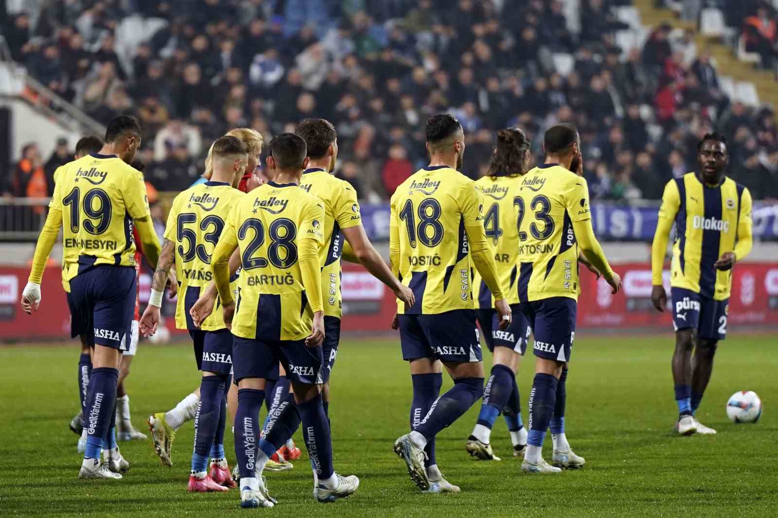 FENERBAHÇE, KASIMPAŞA'YI 3-0 MAĞLUP ETTİ
