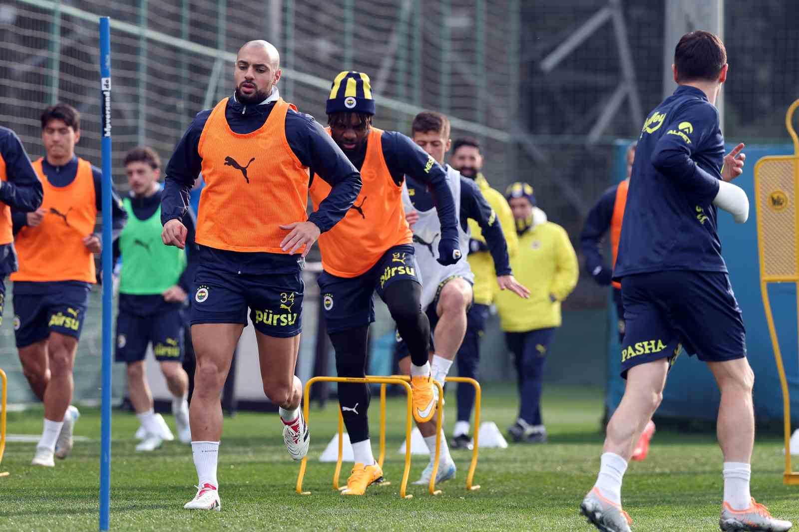 FENERBAHÇE LYON MAÇI HAZIRLIKLARINA BAŞLADI