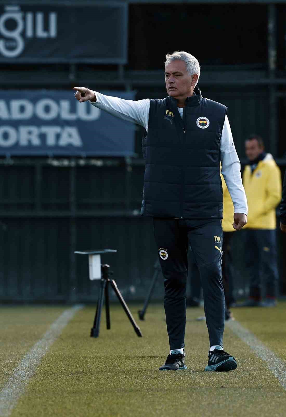 FENERBAHÇE TEKNİK DİREKTÖRÜ JOSE MOURİNHO'DAN AÇIKLAMALAR