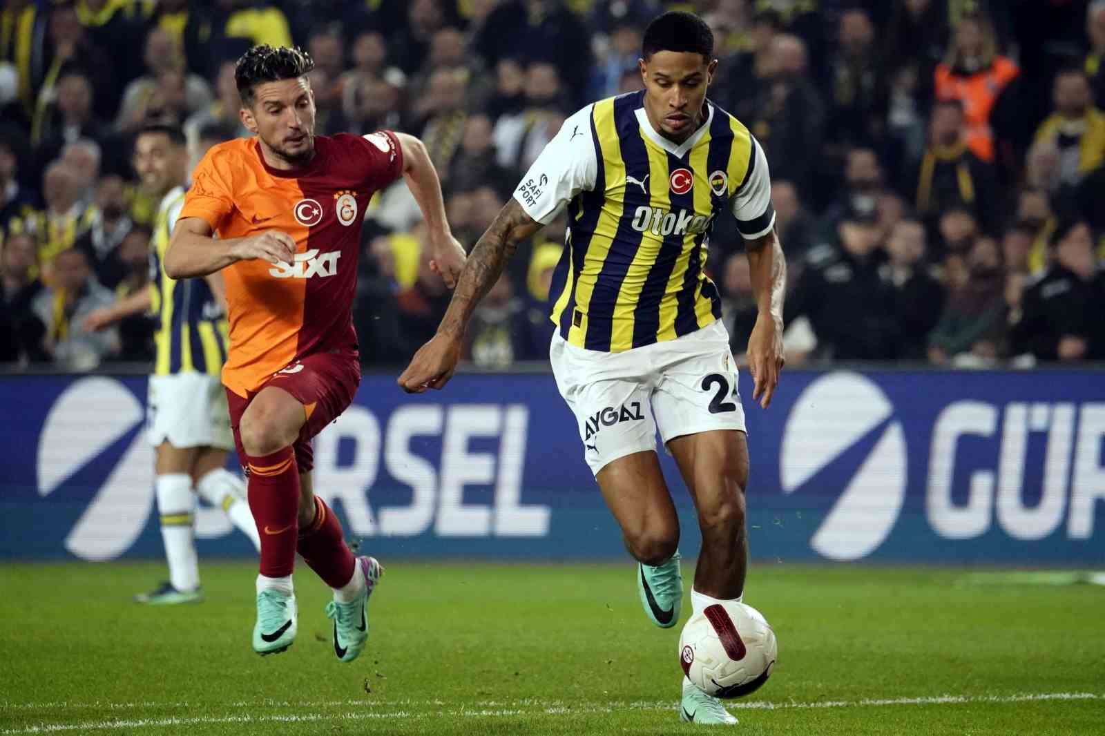 FENERBAHÇE VE GALATASARAY KADIKÖY'DE KARŞI KARŞIYA!