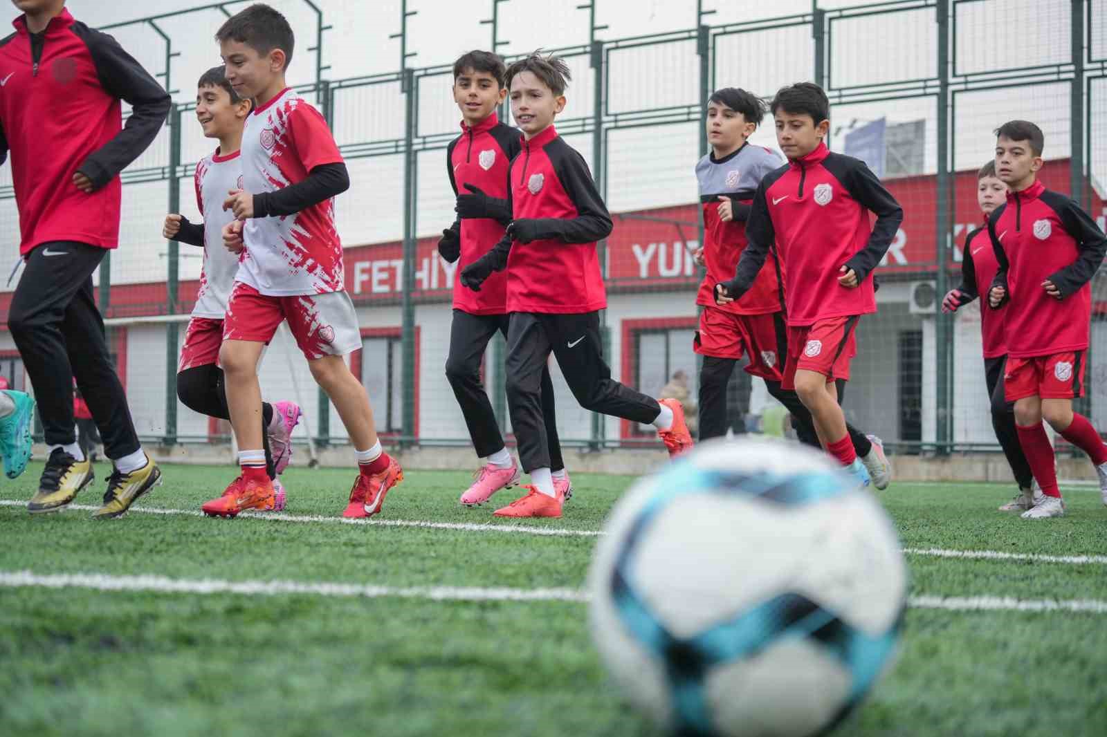 FETHİYE İDMAN YURDU: GENÇLERİ SPORA KAZANDIRMAYA DEVAM EDİYOR