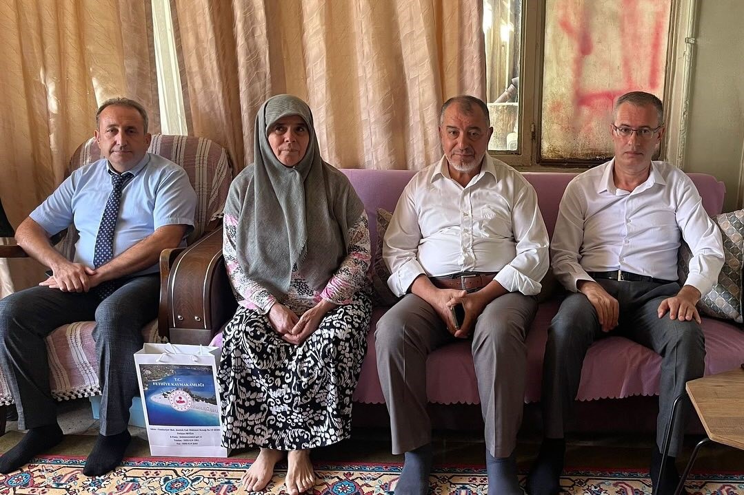 FETHİYE KAYMAKAMI GAZİLERİ VE ŞEHİT AİLELERİNİ ZİYARET ETTİ