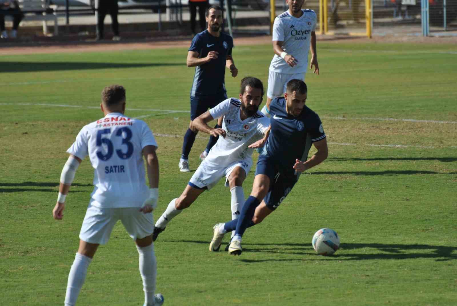 FETHİYESPOR EVİNDE SARIYER'E 1-0 MAĞLUP OLDU