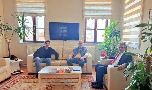 FIFA Kokartlı Hakem Halil Umut Meler Kuşadası Kaymakamı İle Buluştu