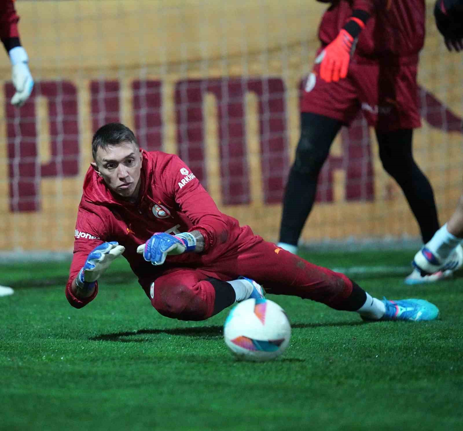 GALATASARAY, GÖZTEPE MAÇI HAZIRLIKLARINA DEVAM EDİYOR