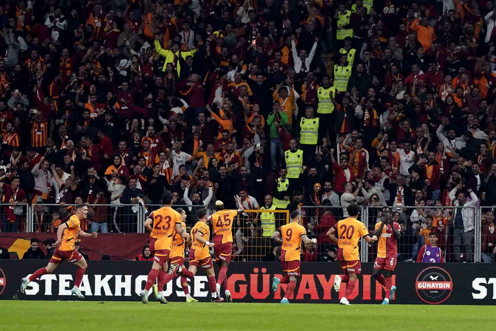 GALATASARAY'IN KOLOMBİYALI YILDIZI BEŞİKTAŞ DERBİSİNDE ŞOV YAPTI!