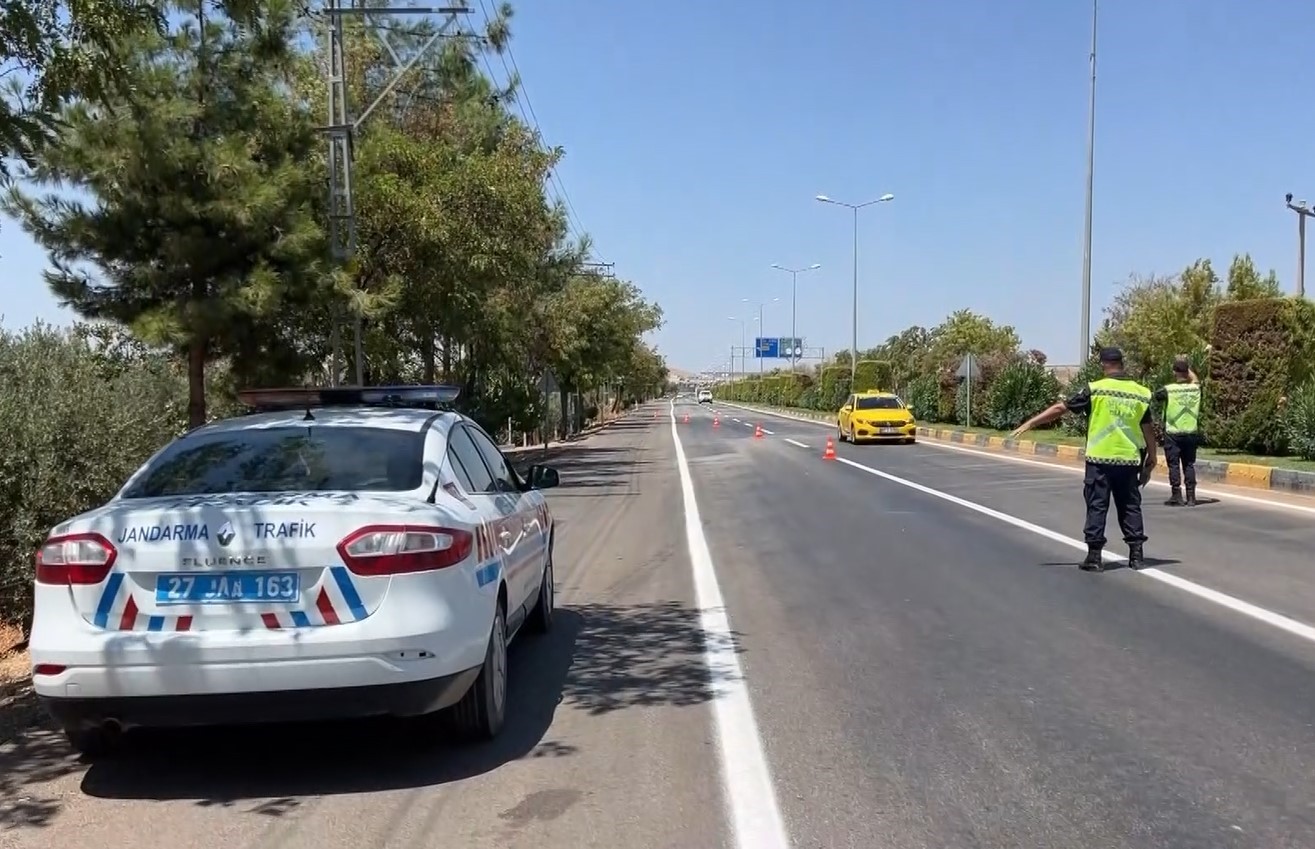 GAZİANTEP TİCARİ TTERSLERE EMNİYET KEMERİ DENETİMİ YAPILDI