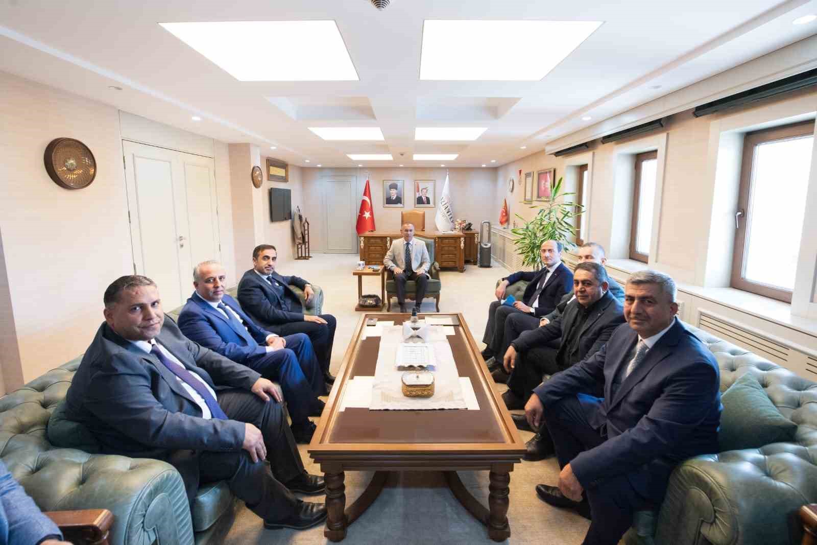 GAZİANTEP VALİSİ KURU MEYVE İHRACATÇILARIYLA GÖRÜŞTÜ