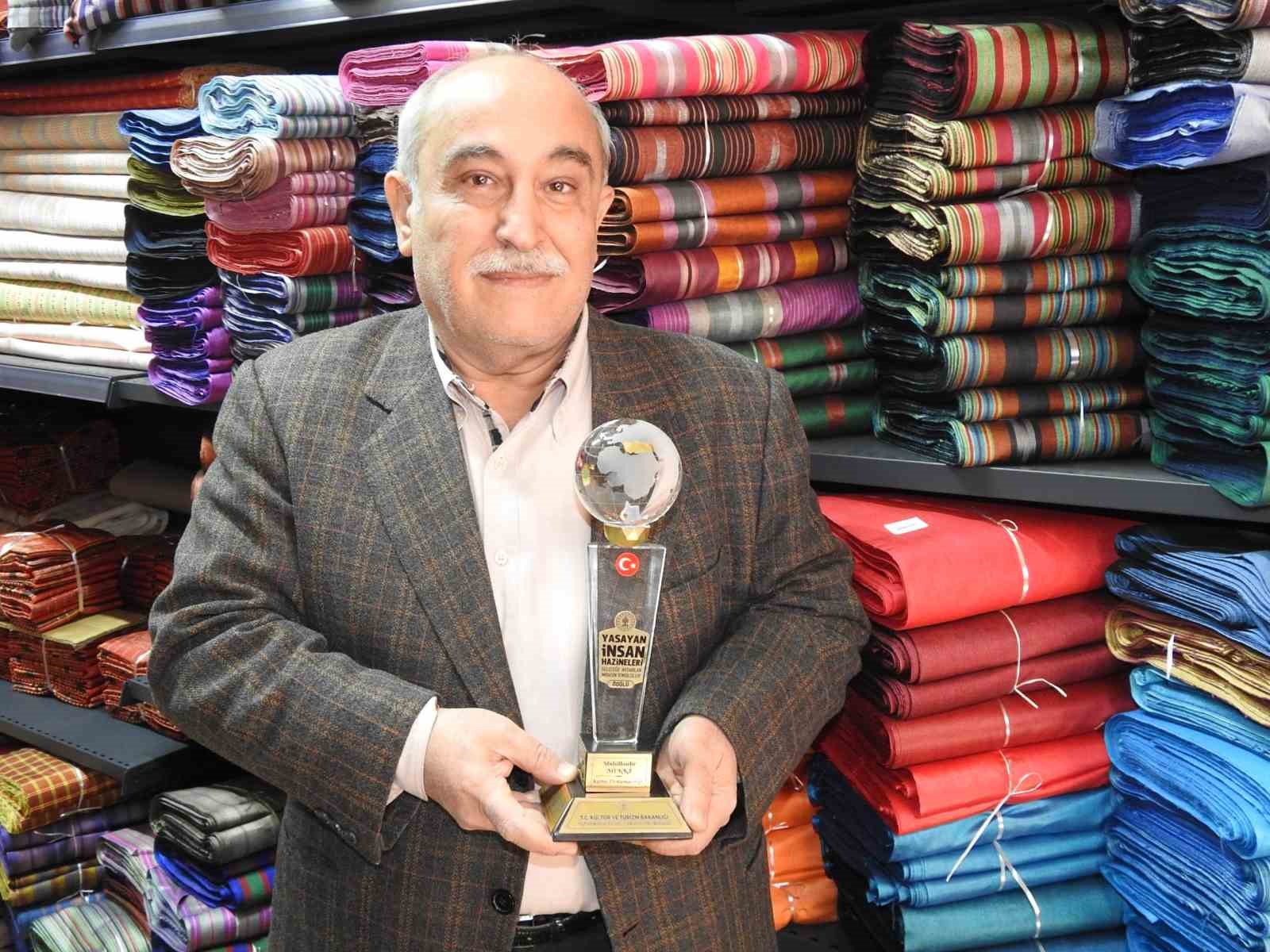 GAZİANTEPLİ KUTNU KUMAŞ USTASI ABDULKADİR MEKKİ'YE BÜYÜK ONUR