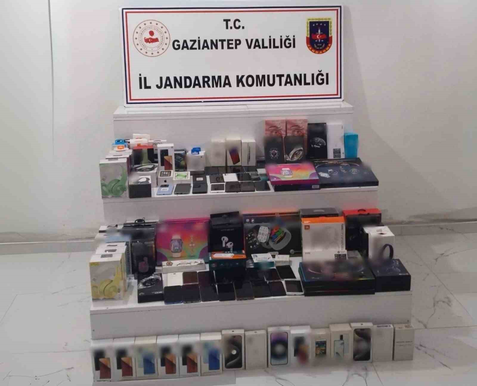 GAZİANTEP’TE KAÇAK CEP TELEFONU OPERASYONU!