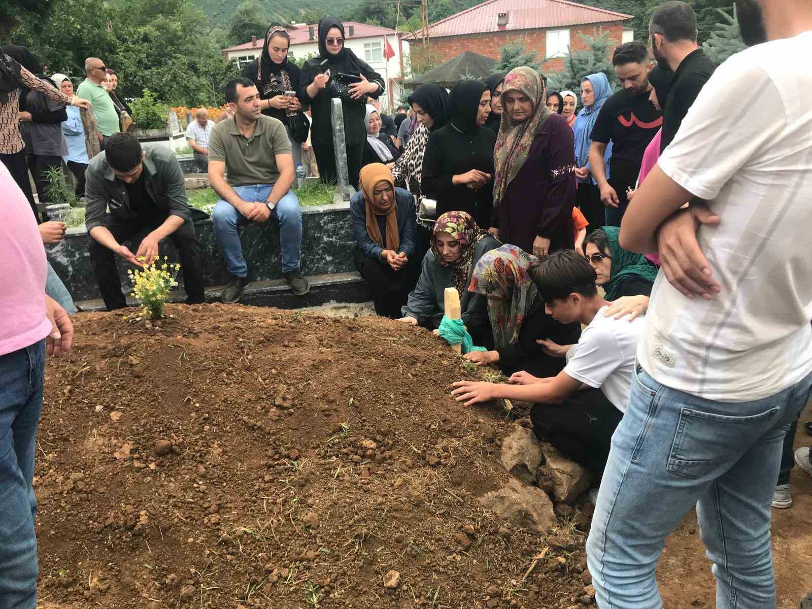 GENÇ KIZIN ÖLÜMÜYLE SONUÇLANAN AMELİYAT SKANDALI