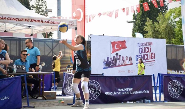 Gençlik Haftası Coşkusu Balıkesir’de Devam Ediyor