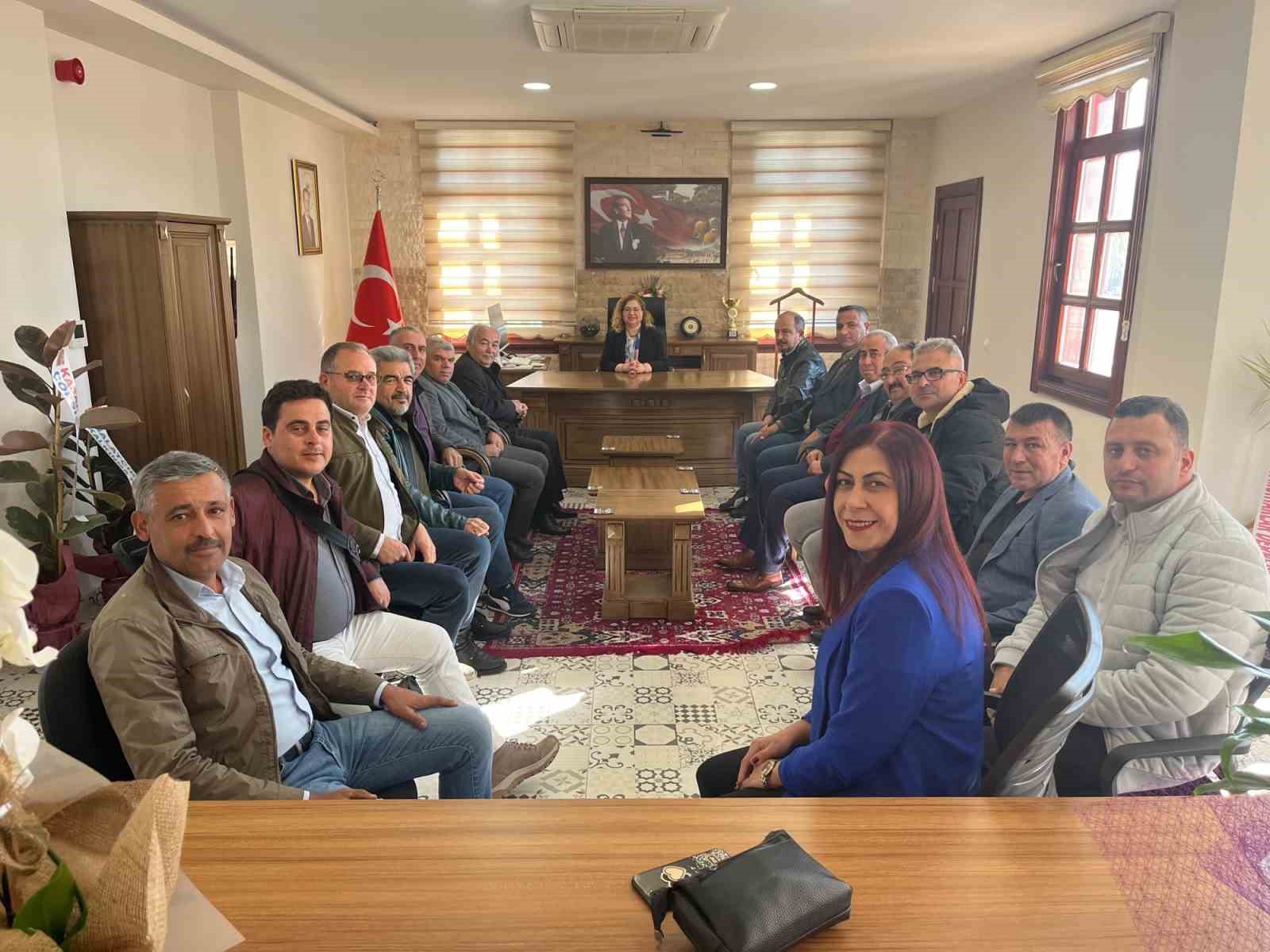 GERMENCİK KAYMAKAMI MUHTARLARI AĞIRLADI
