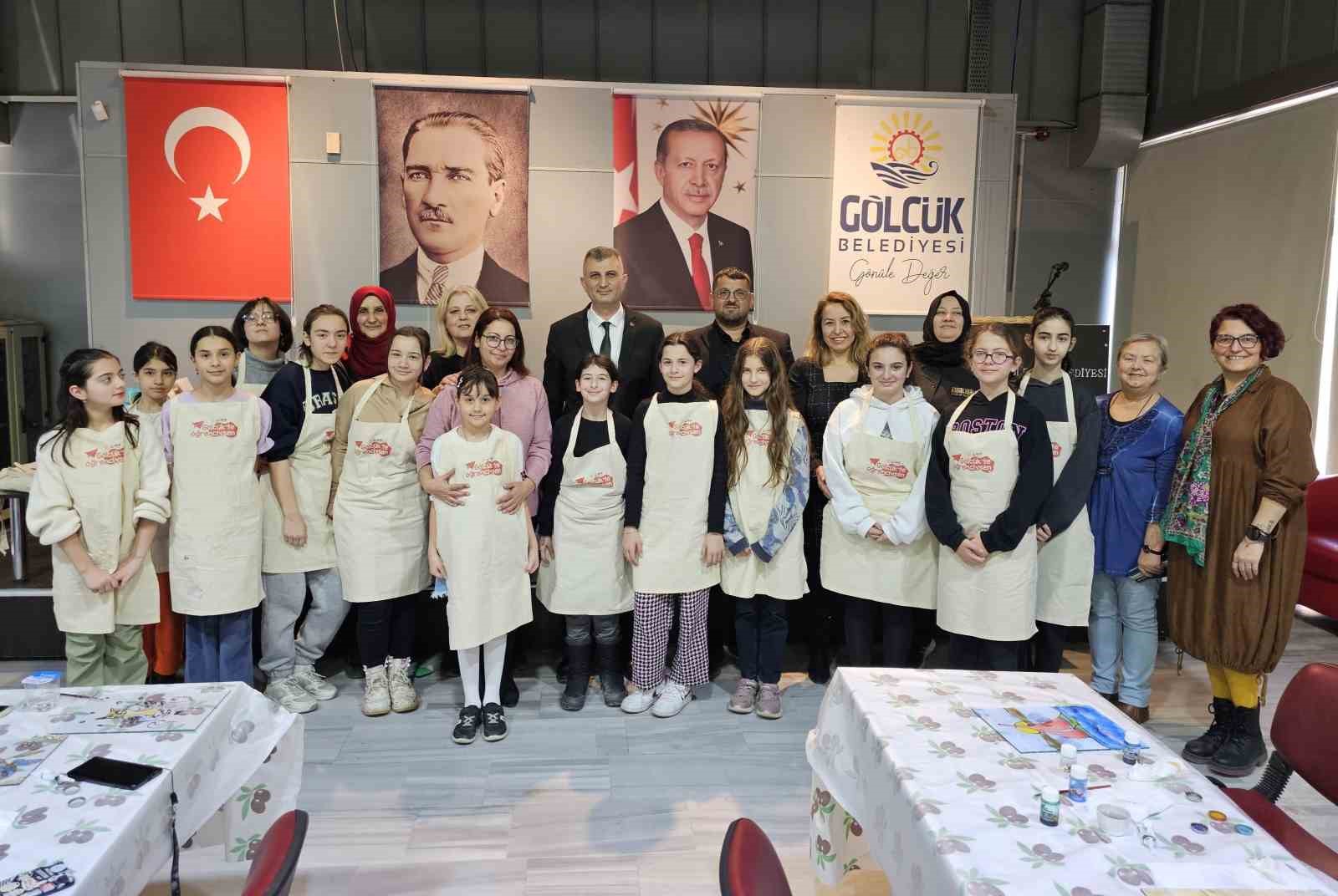 GÖLCÜK BELEDİYESİ ÖĞRENCİLERE SANAT ETKİNLİKLERİYLE TATİL KEYFİ SUNDU