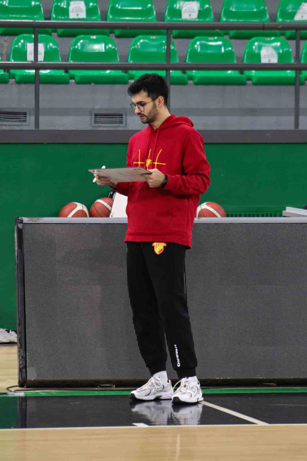 GÖZTEPE BASKETBOL İLK MAÇINI KAZANDI!