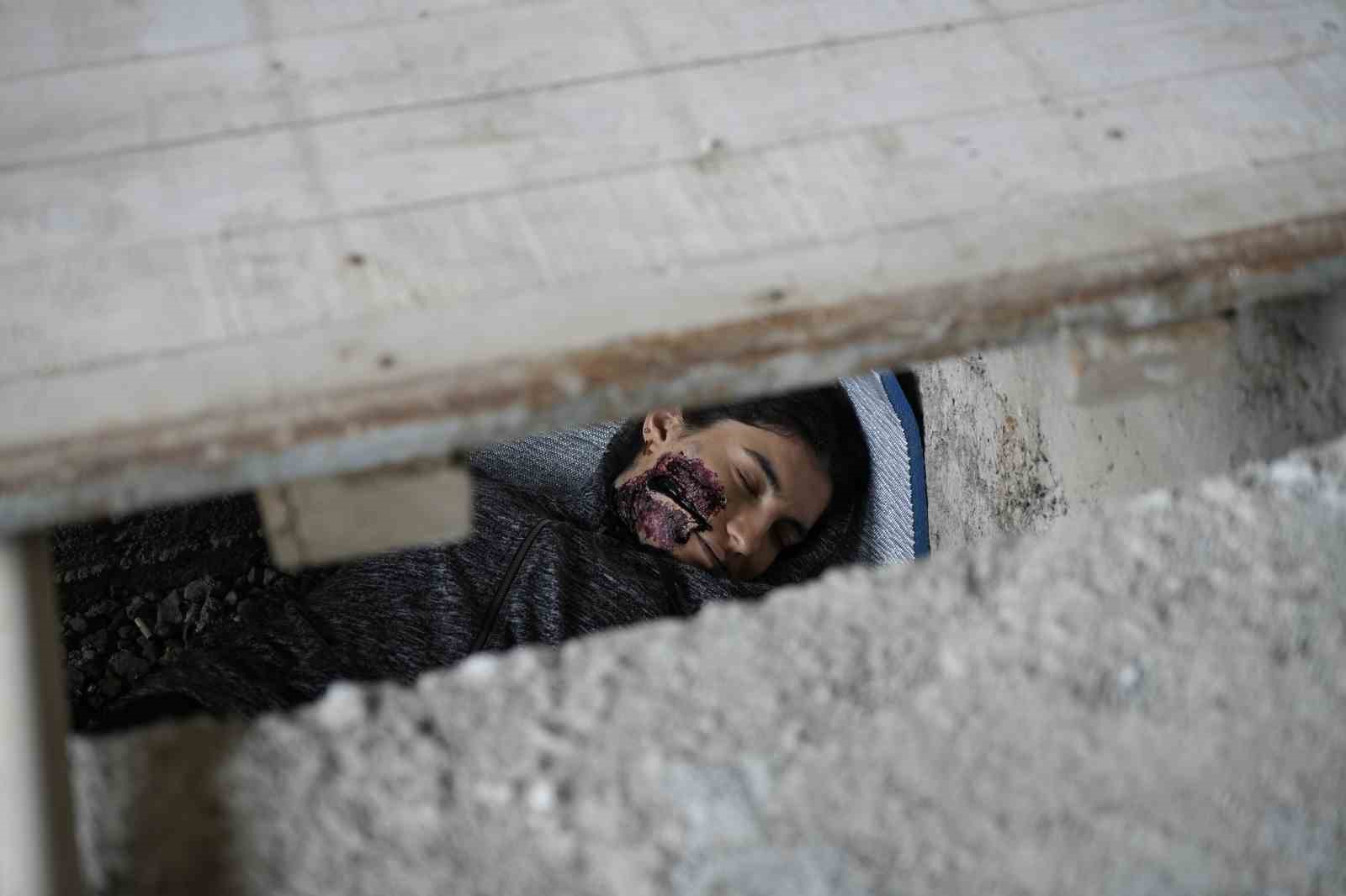 GÜMÜŞHANE'DE GERÇEKLEŞTİRİLEN BAŞARILI DEPREM TATBİKATI