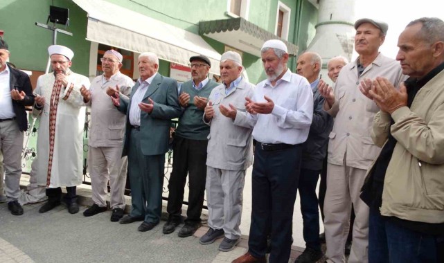 Hacı Adayları Dualarla Kutsal Topraklara Uğurlandı