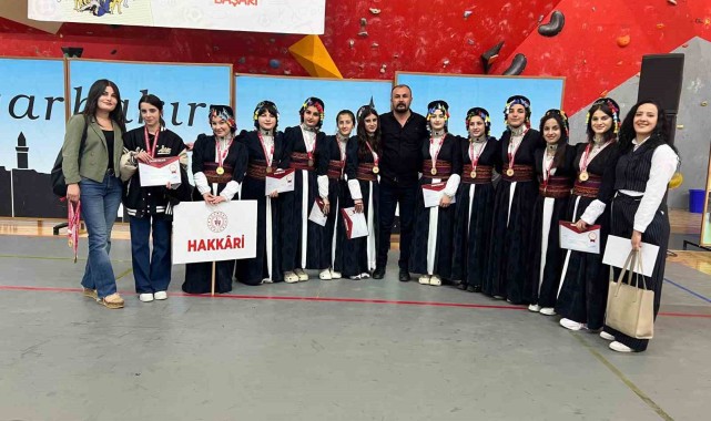 Hakkari Gazi Mustafa Kemal Anadolu Lisesi Halkoyunları Ekibi Türkiye Finallerine Katılmaya Hak Kazandı
