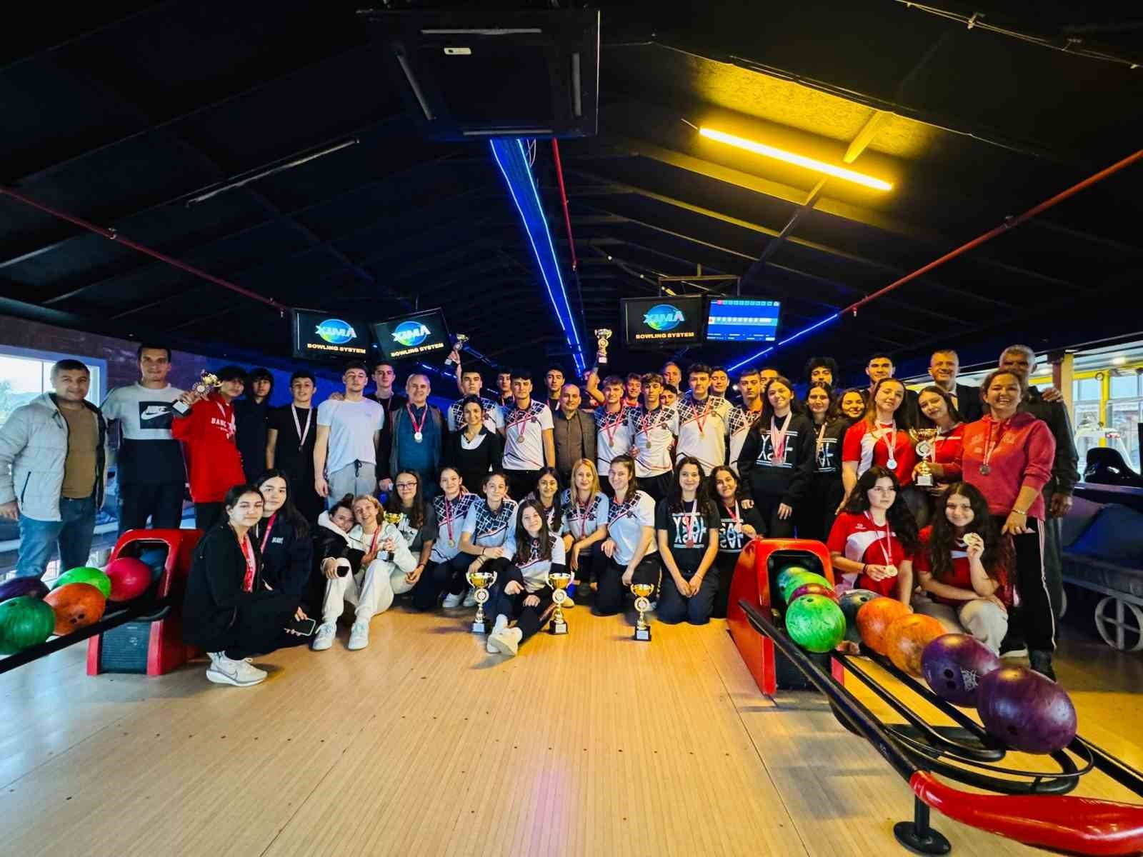 HEYECAN DOLU GENÇLER BOWLİNG TURNUVASI SONA ERDİ