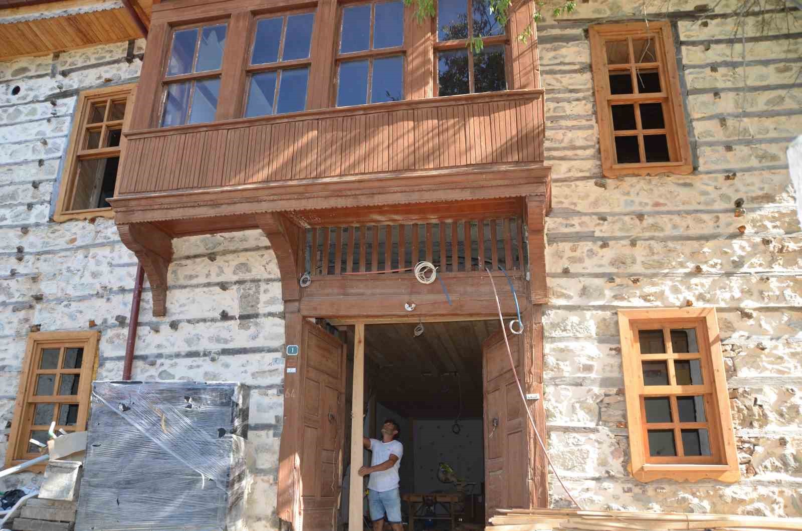 İBRADI'DA TARİHİ DÜĞMELİ EVLER RESTORE EDİLEREK TURİZME AÇILIYOR