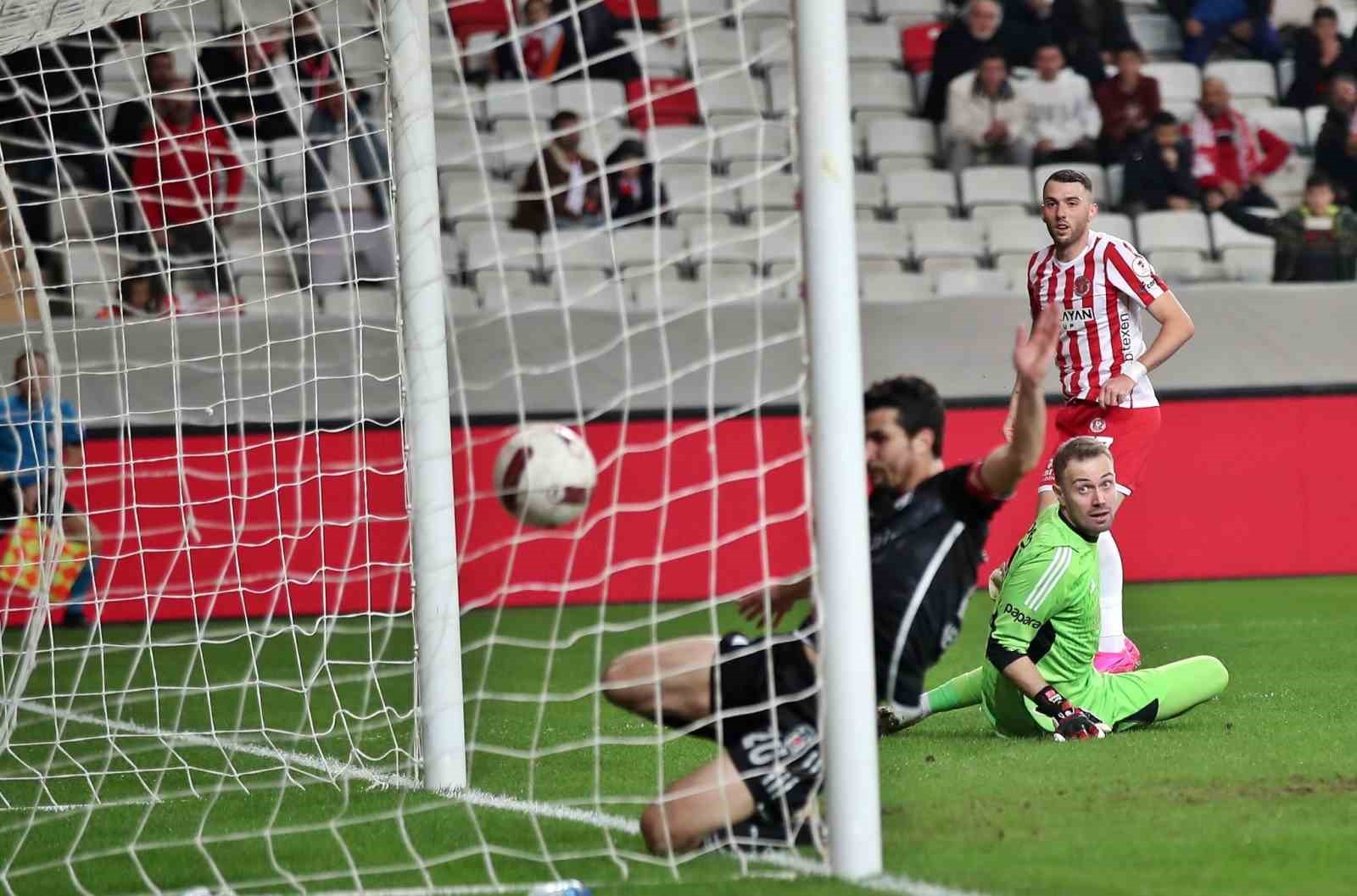 İHA, ANTALYA BASIN ÖDÜLLERİ'NDE 2 ÖDÜL KAZANDI