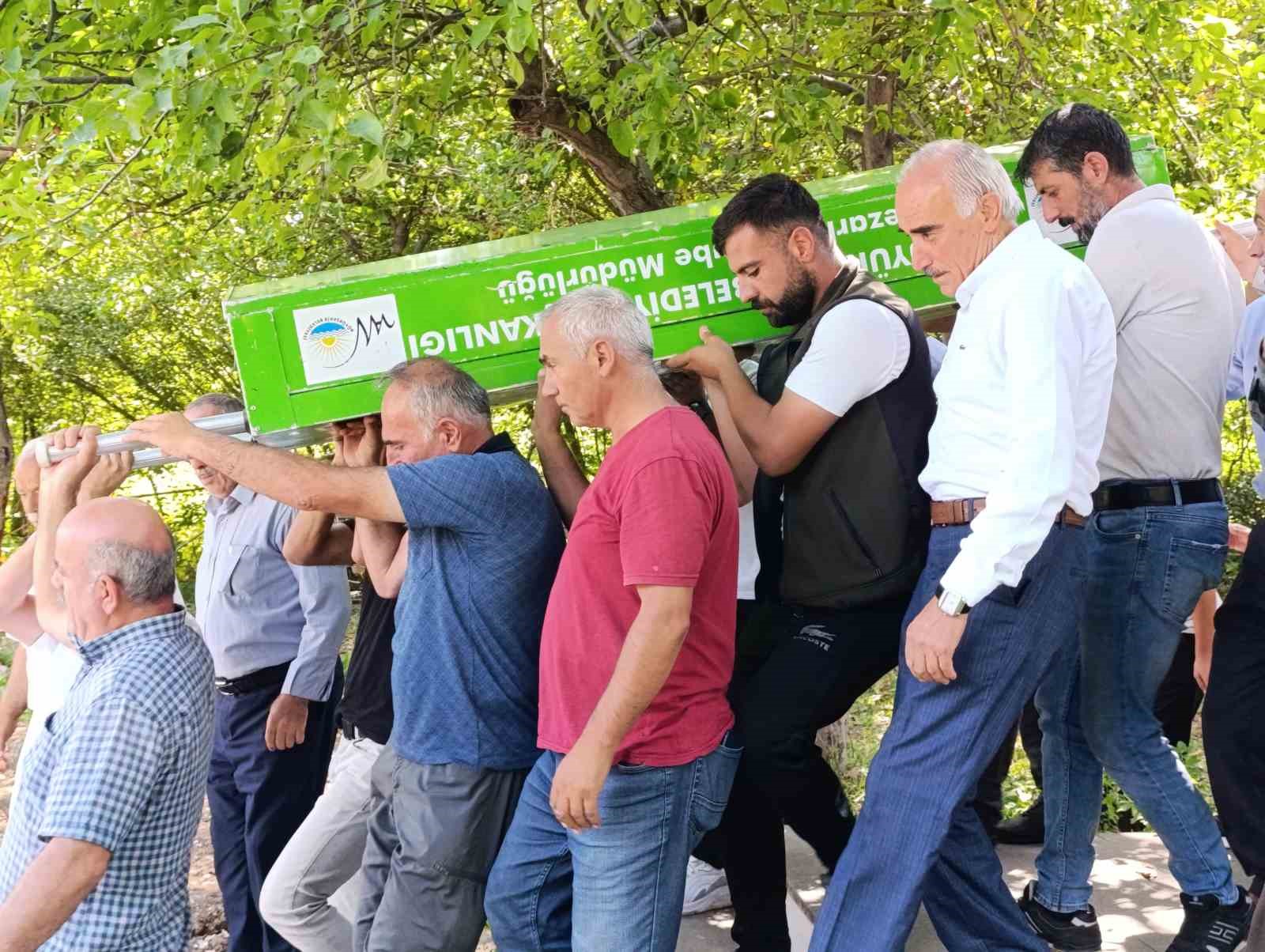 İHA MUHABİRİNİN ANNESİ VEFAT ETTİ