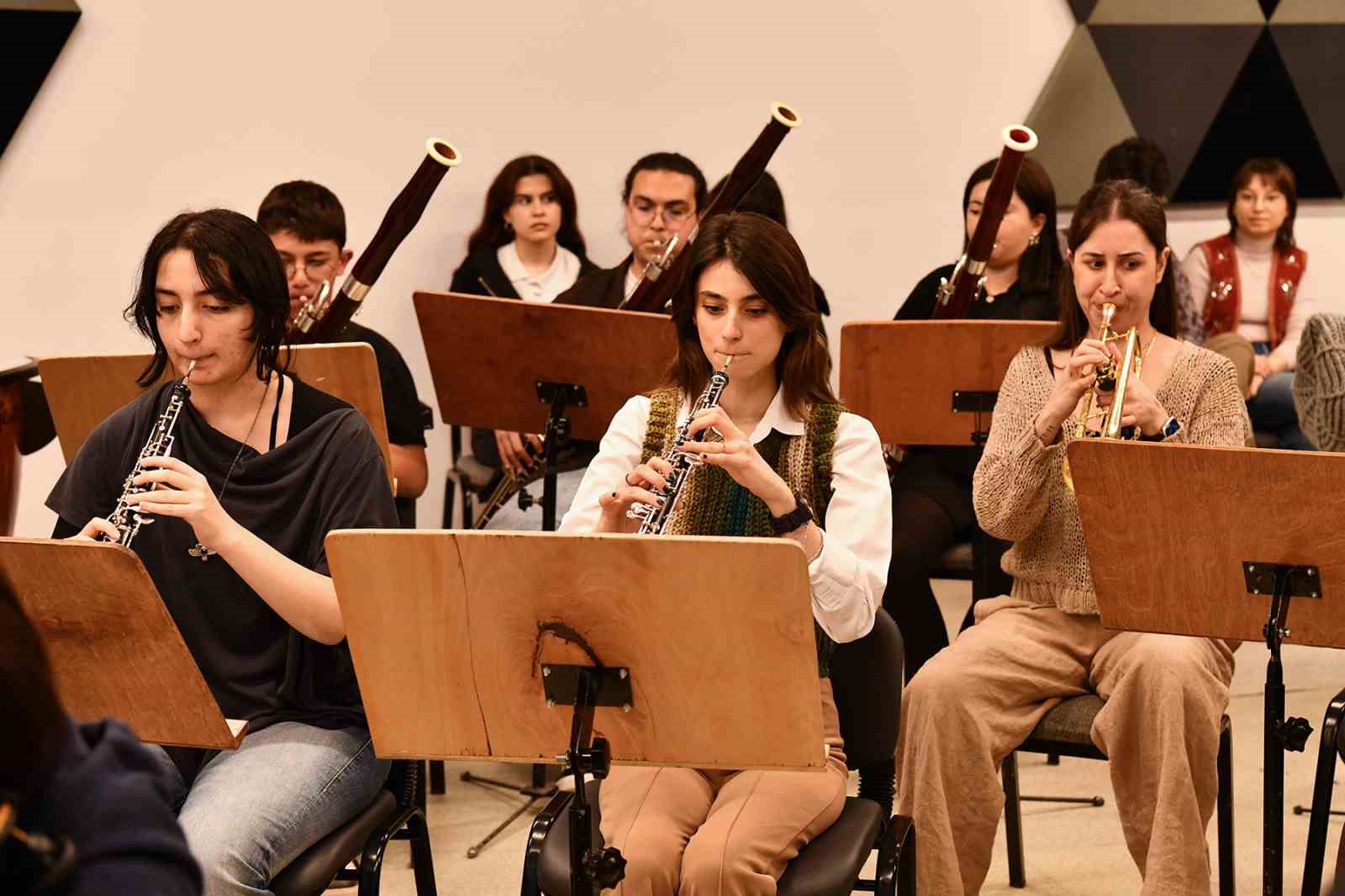 İKİ ELİN SESİ VAR ÇOCUK VE GENÇLİK SENFONİ ORKESTRASI FİLM MÜZİKLERİ KONSERİ