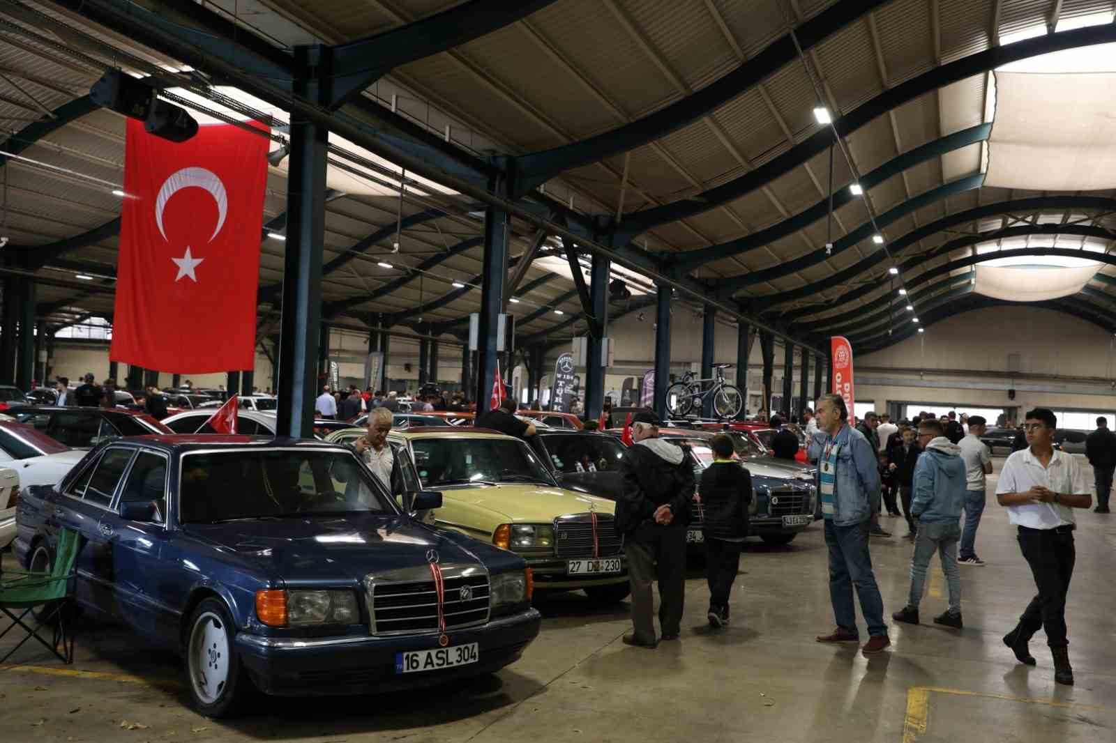 İNEGÖL’DE KLASİK ARAÇLAR BULUŞTU