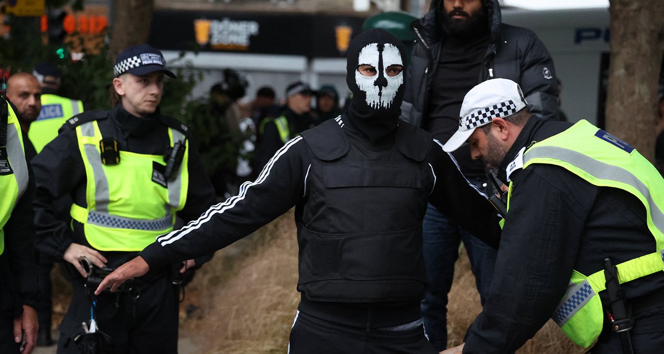 İNGİLTERE'DE GERİLİM: YANLIŞ BİLGİLER SOKAKLARI ALEVLENDİRDİ