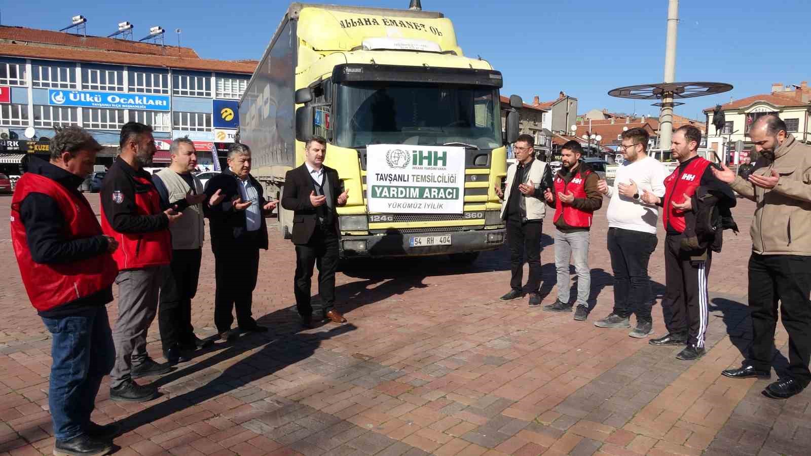 İNSANİ YARDIM DERNEĞİ TAVŞANLI TEMSİLCİLİĞİ'NDEN SURİYE'YE YARDIM TIRI