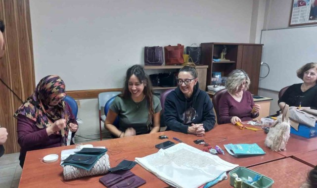 İspanyol Öğretmenler Havran Halk Eğitimi Merkezi'nde İncelemelerde Bulundu
