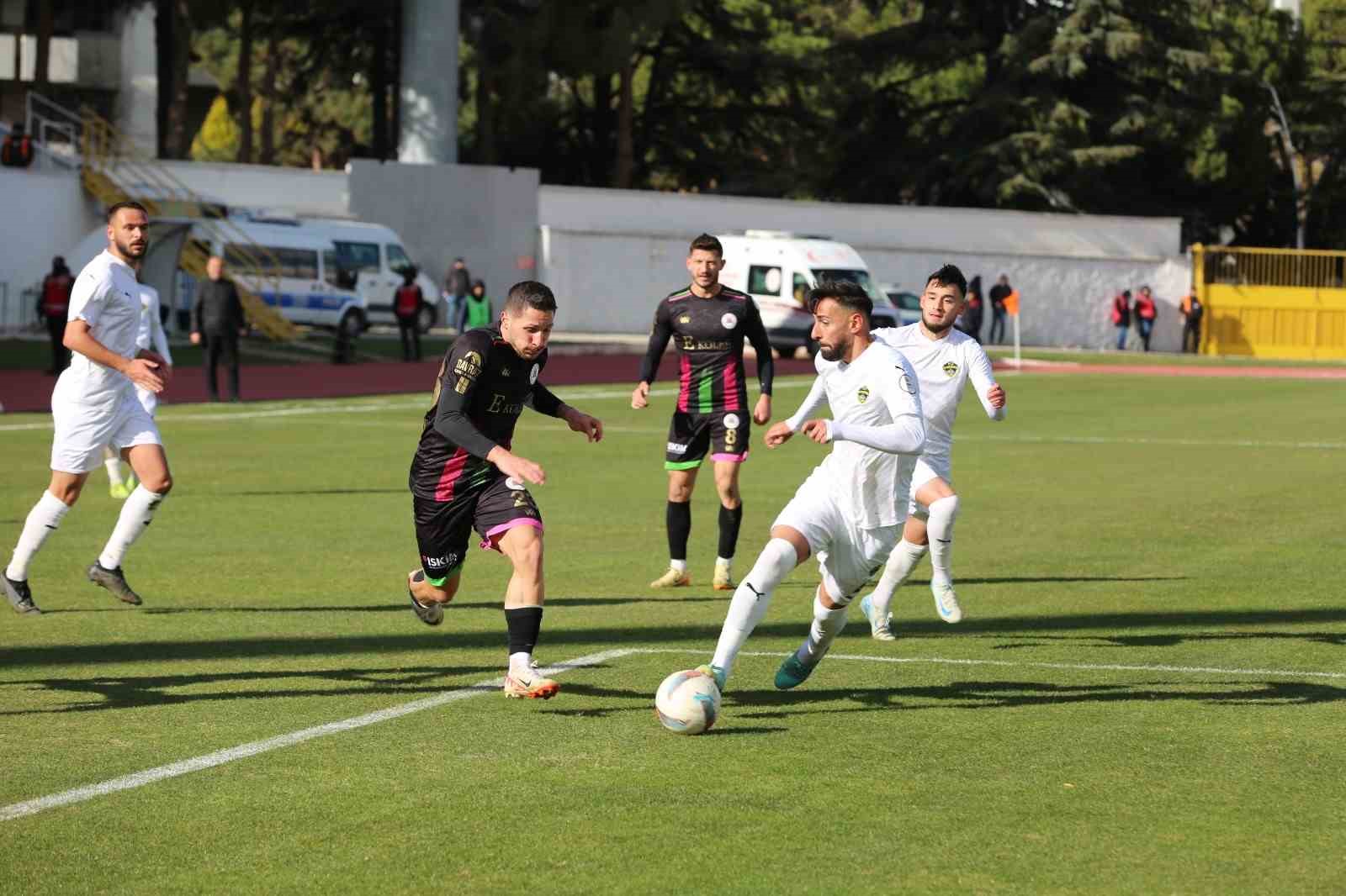 ISPARTA 32 SPOR BEYKOZ ANADOLUSPOR'U 4-1 YENDİ