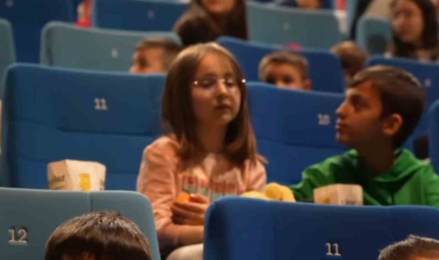 Isparta Emniyet Müdürlüğü, Çocukları Sinema Etkinliğinde Buluşturdu