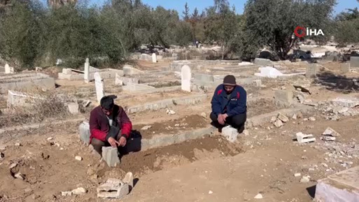 İSRAİL SALDIRISINDA HAYATINI KAYBEDEN HALİD NABHAN'IN MEZARI GÖRÜNTÜLENDİ