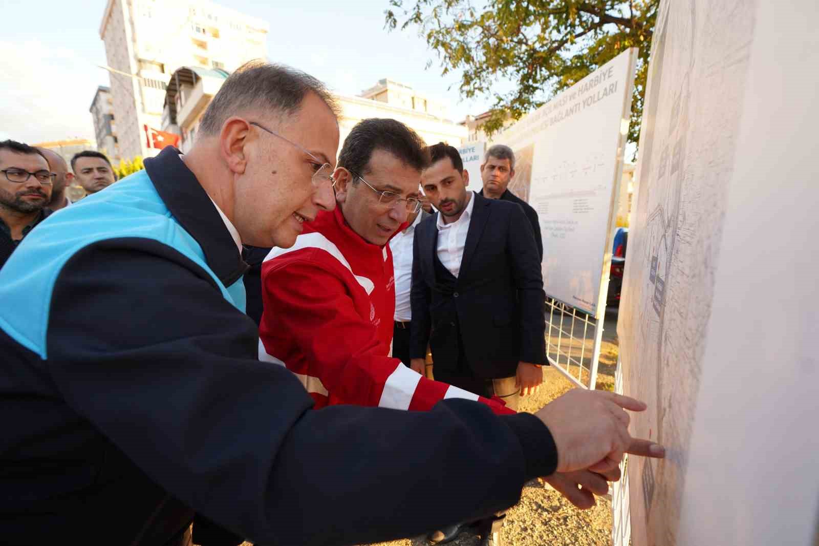 İSTANBUL BÜYÜKŞEHİR BELEDİYE BAŞKANI EKREM İMAMOĞLU BEYLİKDÜZÜ'NDE ÇALIŞMALARI İNCELİYOR