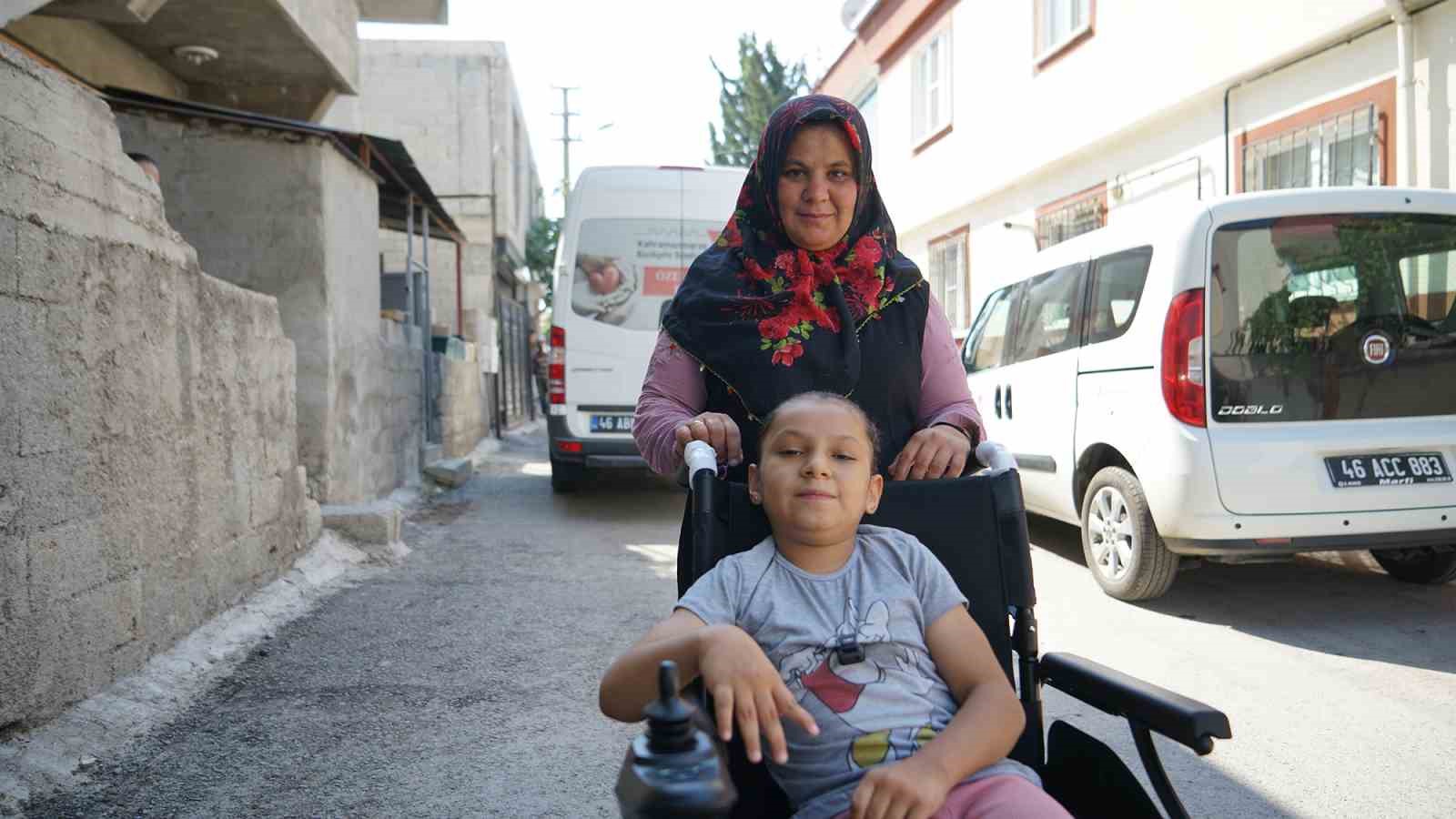 KAHRAMANMARAŞ BÜYÜKŞEHİR BELEDİYESİ ENGELLİ VE YAŞLI VATANDAŞLARA DESTEK OLMAYA DEVAM EDİYOR